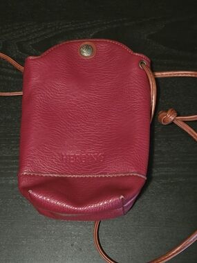 Heroing Brand Vintage Italian Leather Red Pouch w/Chestnut Strap. Y2K. EC.